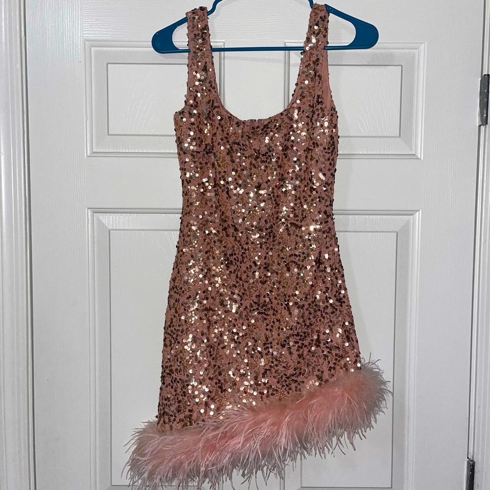 baby pink sparkly dress 🎀✨